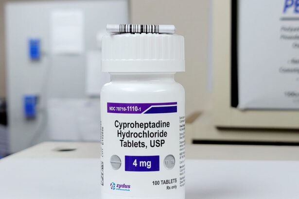 White medication bottle labeled with Cyproheptadine 4 milligrams